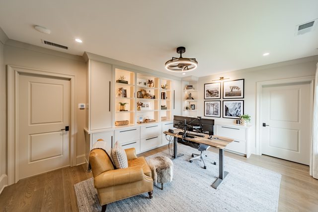 Waldon custom home in South Charlotte — interior view, photograph 107 of 166