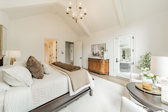 Waldon custom home in South Charlotte — interior view, photograph 51 of 166